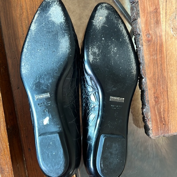Vintage Giorgio Armani Flats - Picture 7 of 8